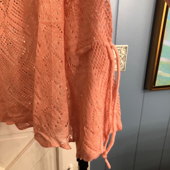 BNWT Franchesca’s Blush Pink Bell Sleeve Knit Top - Picture 5 of 7